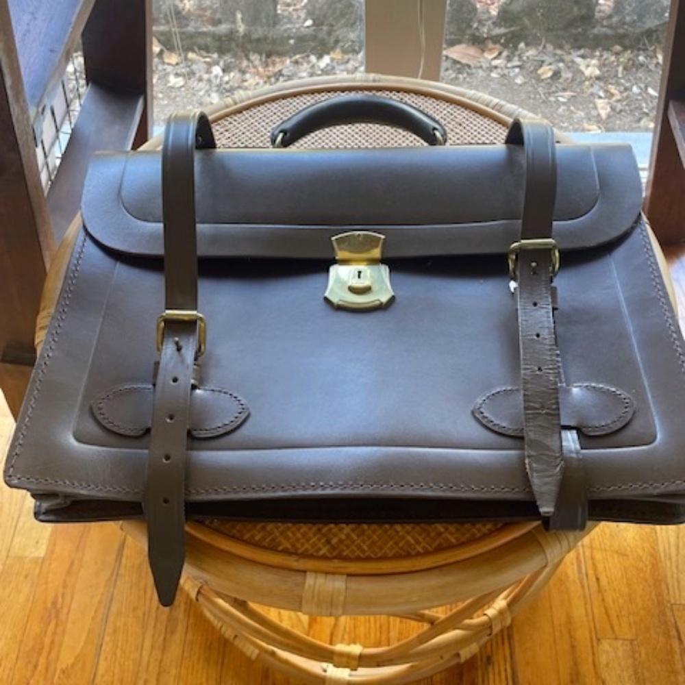 Seward Luggage Company PRISTINE leather briefcase with keys